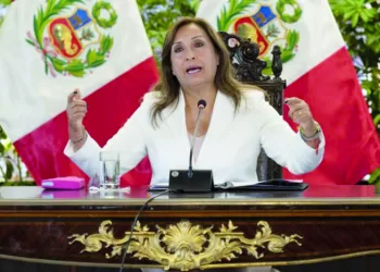 Presidente do Peru pede  apoio para antecipação  de “eleições livres”