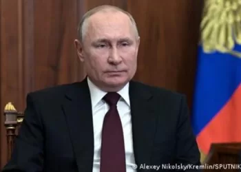 Kremlin desmente declarações de PM do  Reino Unido sobre Putin ter ameaçado com  míssil