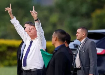Após ataque, políticos dos Estados Unidos  exigem extradição de Bolsonaro