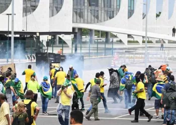 Apoiantes de Bolsonaro invadem  Congresso, Planalto e STF, em Brasília
