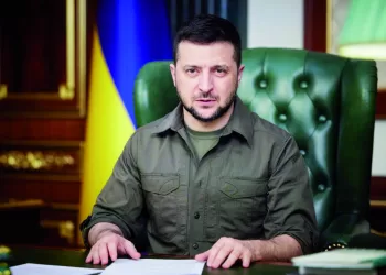 Zelenskyy pede mais tanques de  combate e incita Ocidente a seguir  exemplo da França