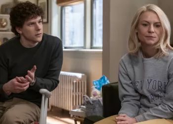 “FLEISHMAN IS IN TROUBLE” -- "Free Pass"  -- Season 1, Episode 3 (Airs November 24) Pictured (L-R):  Claire Danes as Rachel Fleishman, Jesse Eisenberg as Toby Fleishman.  CR: Linda Kallerus/FX