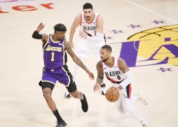 Estratégia para parar  Lillard? «Roubar-lhe as  sapatilhas…»