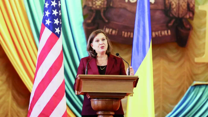 Elon Musk diz que ninguém ‘pressiona’ mais o conflito na Ucrânia do que Victoria Nuland