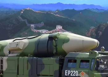 China pode triplicar número  de ogivas nucleares até 2035  em meio a tensão com EUA