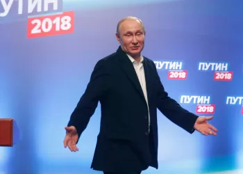 Putin acusa Ocidente de querer destruir  a Rússia e “participar nos crimes de Kiev”