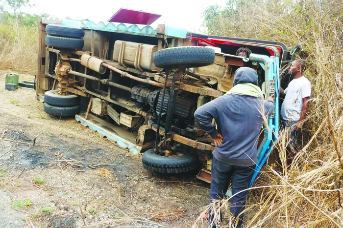 Acidente de viação causa um morto e 12 feridos graves