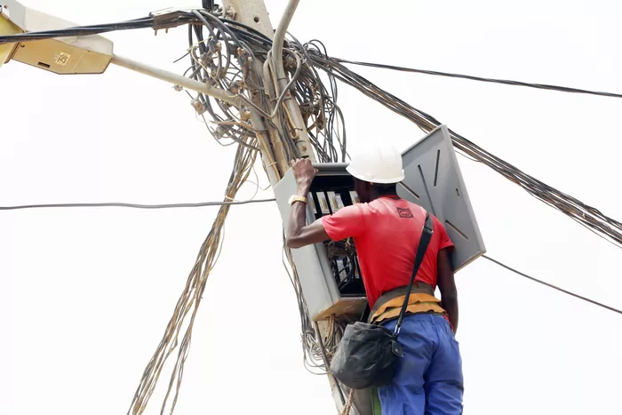 Reportagem sobre energia pre-paga.