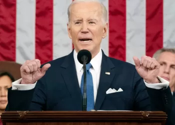 Biden pede colaboração com Republicanos  “para terminar o trabalho” em discurso otimista