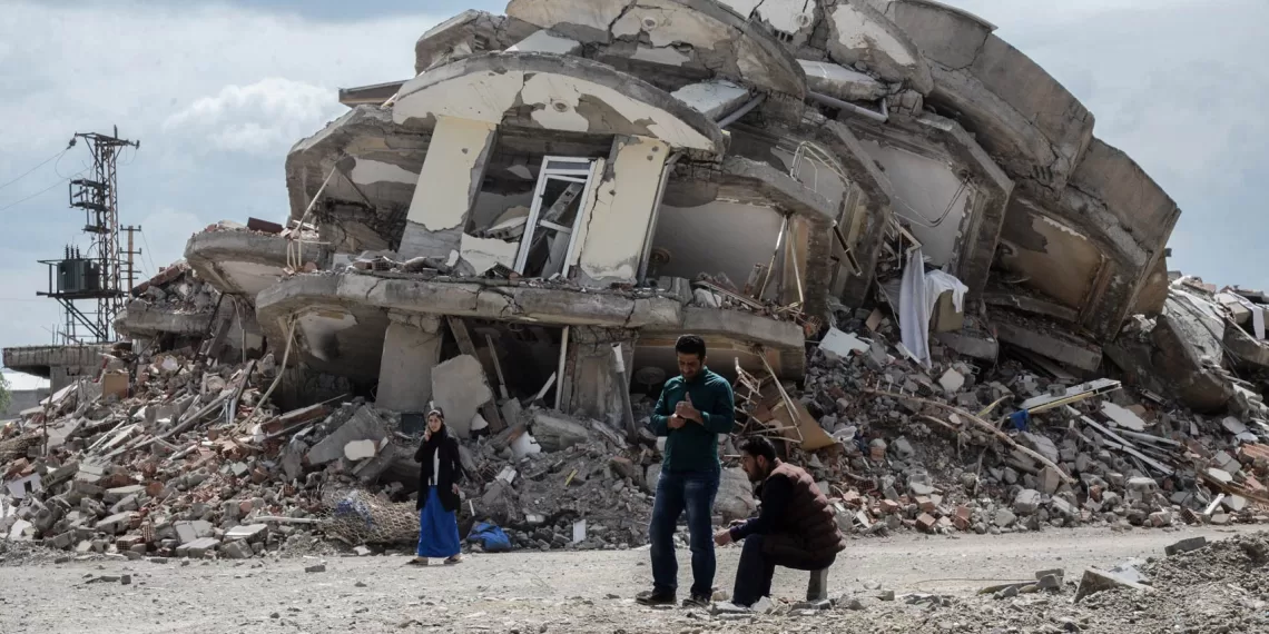 Sismo: Turquia detém 184 suspeitos  de construções corruptas em prédios