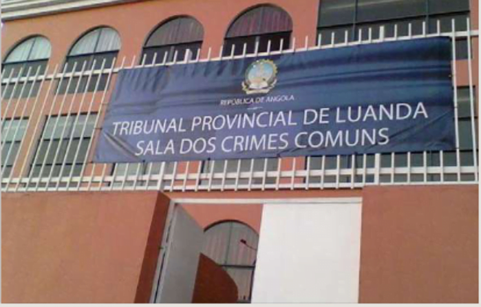 Tribunal retoma hoje julgamento de jovens acusados de vandalizar bens públicos