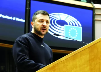 Zelensky diz em Bruxelas que  UE é “o caminho para casa”