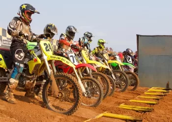 Motociclismo: TC 33 conquista  troféu 4 de Fevereiro em DT