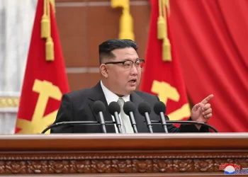 Líder da Coreia do Norte  ordena que Exército este- ja pronto para a guerra
