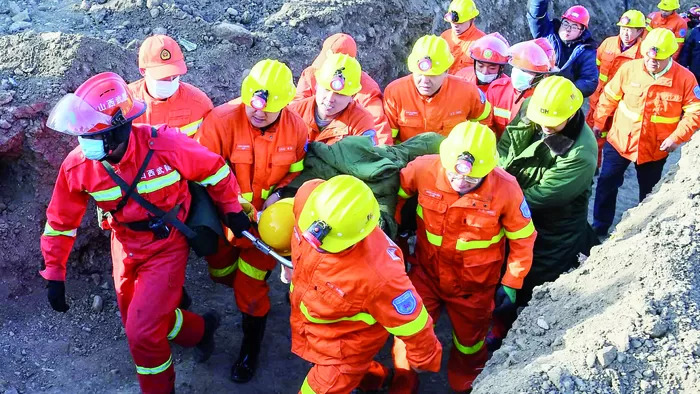 Inundação em mina de carvão na China faz pelo menos quatro mortos