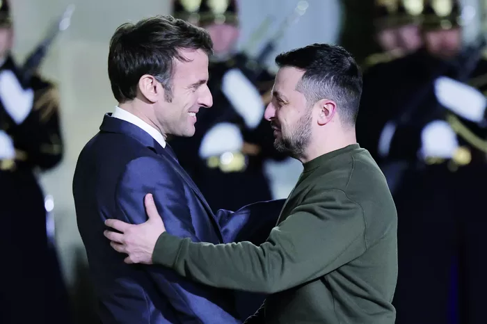 Meloni critica Macron por convite inesperado a Zelensky