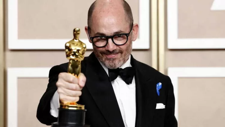 epa10519290 Edward Berger, Oscar winner for Best International Feature Film for 'All Quiet on the Western Front', poses in the press room during the 95th annual Academy Awards ceremony at the Dolby Theatre in Hollywood, Los Angeles, California, USA, 12 March 2023. The Oscars are presented for outstanding individual or collective efforts in filmmaking in 24 categories. EPA/CAROLINE BREHMAN
