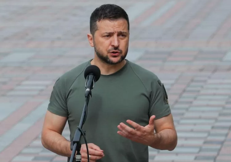 Xi Jinping e Zelensky falam pela 1ª vez após início do conflito. Moscovo comenta