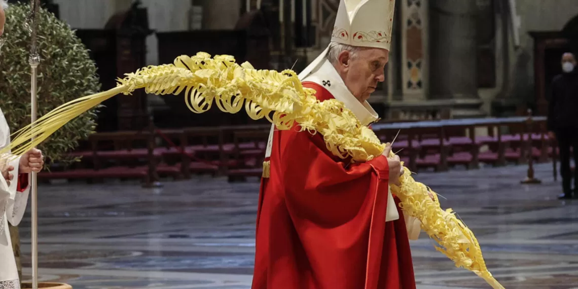 Papa preside a Missa do Domingo de Ramos no Vatican