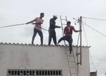 Mais de 2 mil habitantes do Luvo beneficiam de energia da rede pública