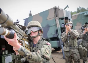 ‘Suspeita’ em relação à Alemanha afecta planeamento militar da Polónia, diz inteligência russa