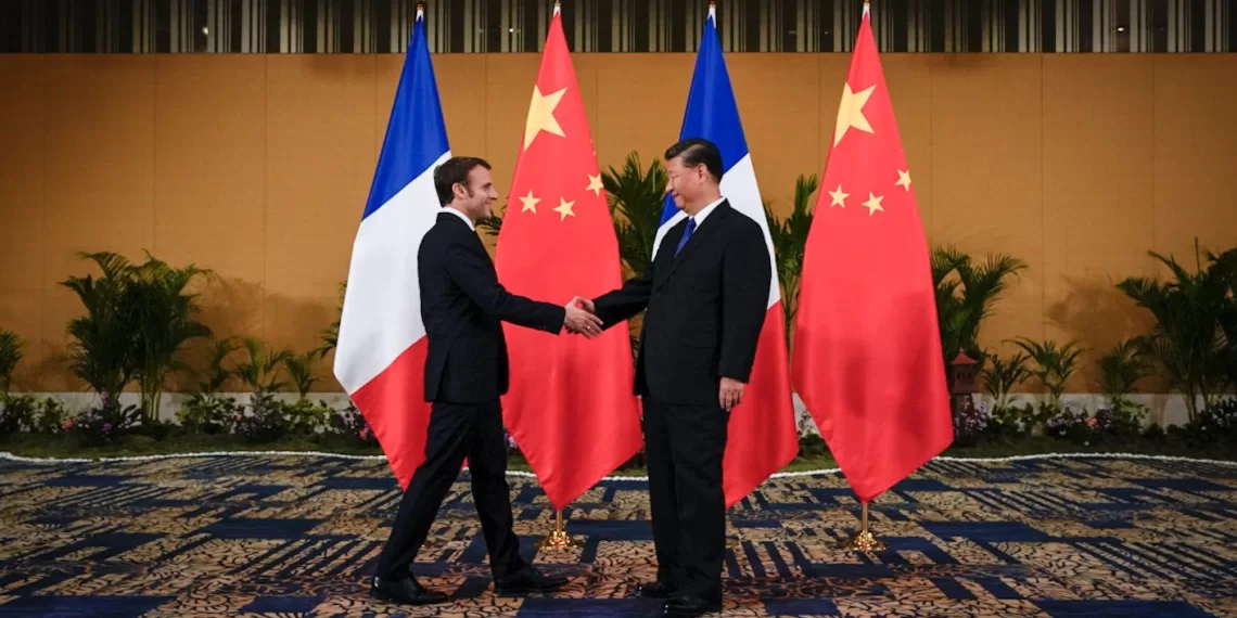 Macron visita China com foco na Ucrânia  e relações económicas