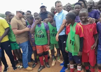 Governador de Luanda visita Kamba Sport Academia