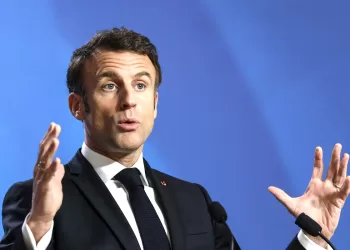 Macron não quer europeus “vassalos” dos norte