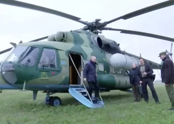 Putin viaja a Kherson para reunião com comandantes militares e faz 1ª visita a Lugansk