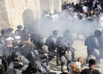 Palestinianos alertam que distúrbios na Al-Aqsa podem aumentar violência