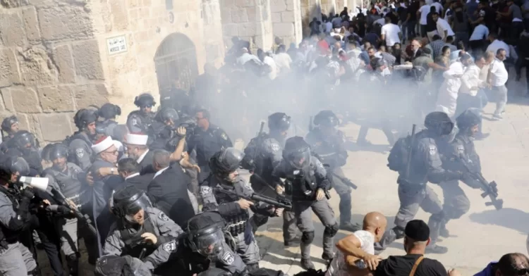 Palestinianos alertam que distúrbios na Al-Aqsa podem aumentar violência