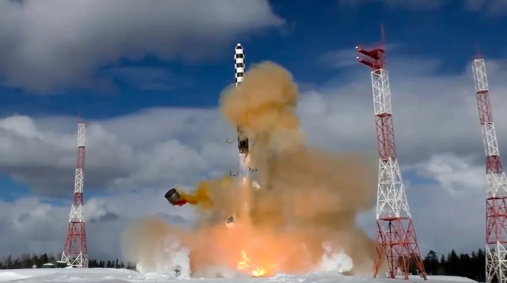Rússia testa míssil balístico intercontinental