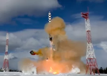 Rússia testa míssil balístico intercontinental