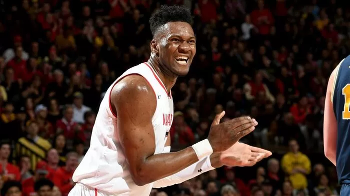 Bruno Fernando despede-se dos play-offs da NBA sem qualquer minuto em campo