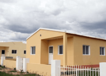 Negócio das casas e igrejas são fachada perfeita para branquear dinheiro