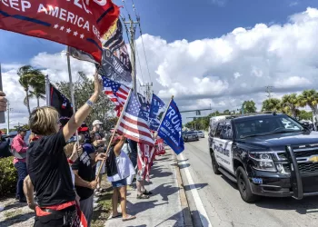 Casa Branca “acompanha” violência nas  manifestações pró-Trump