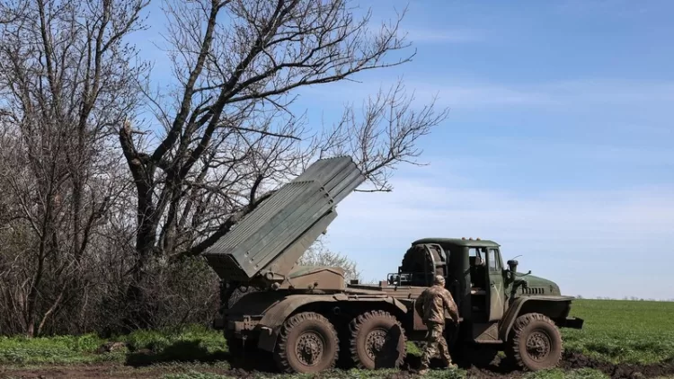 Três combatentes colombianos morrem em ataque em Donetsk