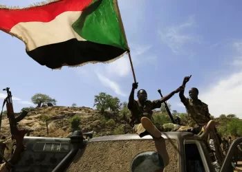 Confrontos entre Exército sudanês e paramilitares causam 56 mortos