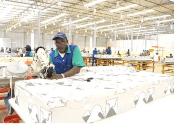 Oxford Economics prevê crescimento em Angola a acelerar para 2,3% este ano