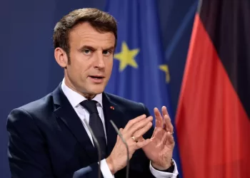 França prepara plano de negociações entre Rússia e Ucrânia para este verão europeu
