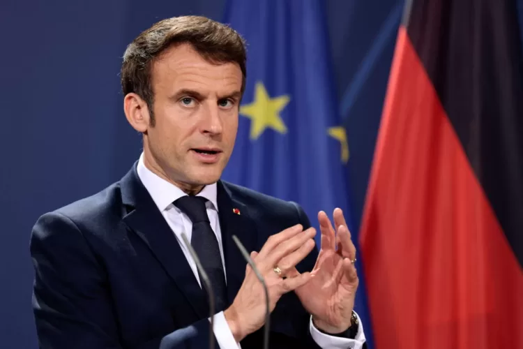 França prepara plano de negociações entre Rússia e Ucrânia para este verão europeu