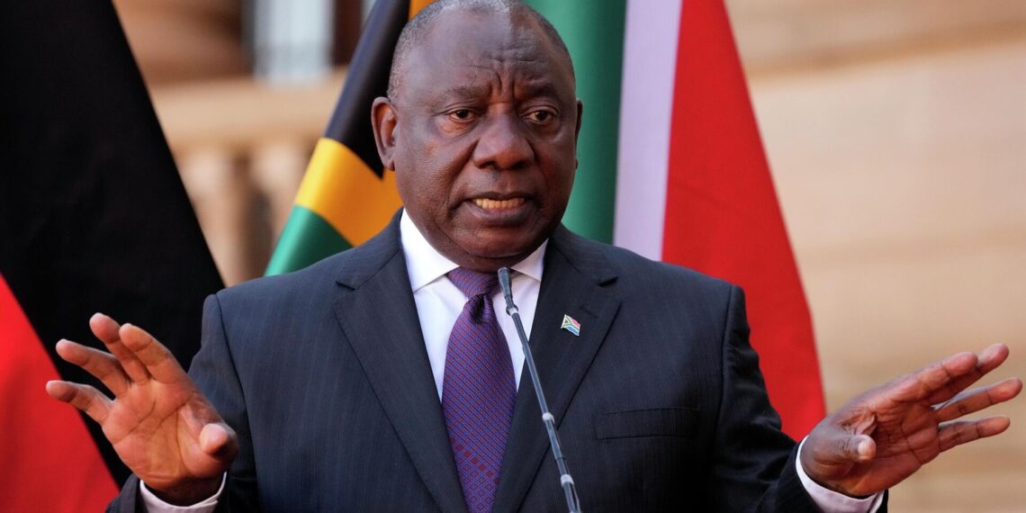 Presidente da África do Sul: Putin e Zelensky concordam em aceitar missão de paz africana