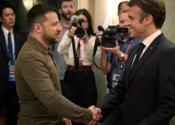 Presença de Zelensky no G7 é uma forma de construir a paz, diz Macron