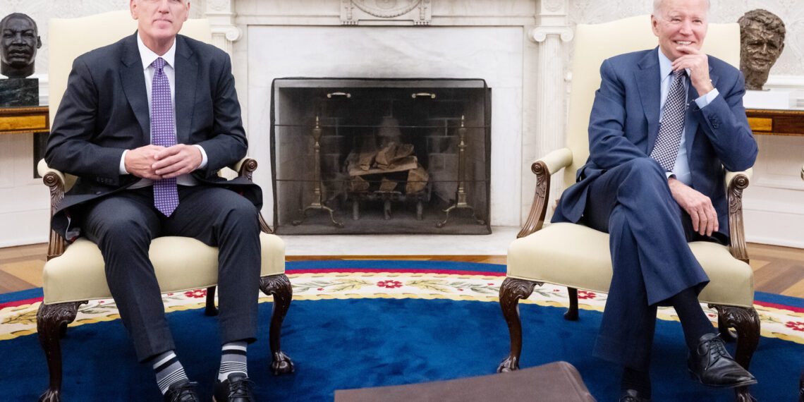 Biden e McCarthy sem acordo sobre tecto da dívida dos EUA