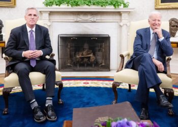 Biden e McCarthy sem acordo sobre tecto da dívida dos EUA