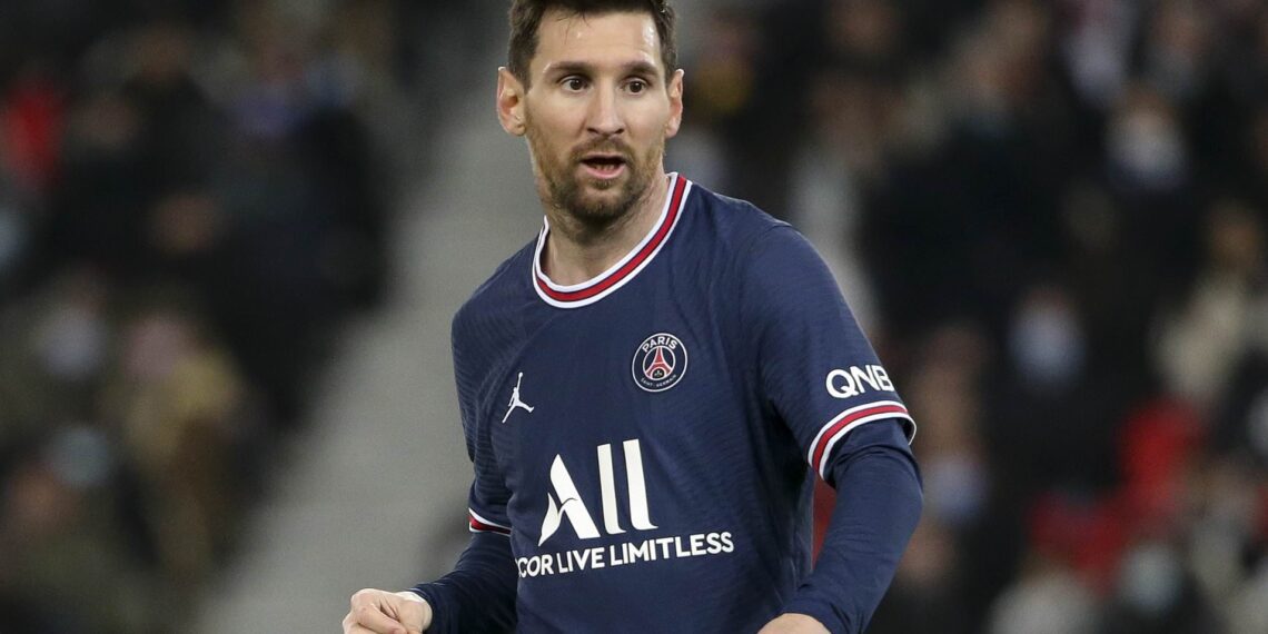 Messi na Arábia Saudita e mais distante do Barcelona