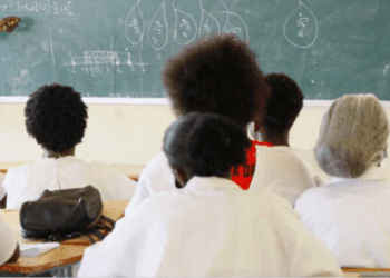 Criança violada pelo tio denuncia em sala de aula