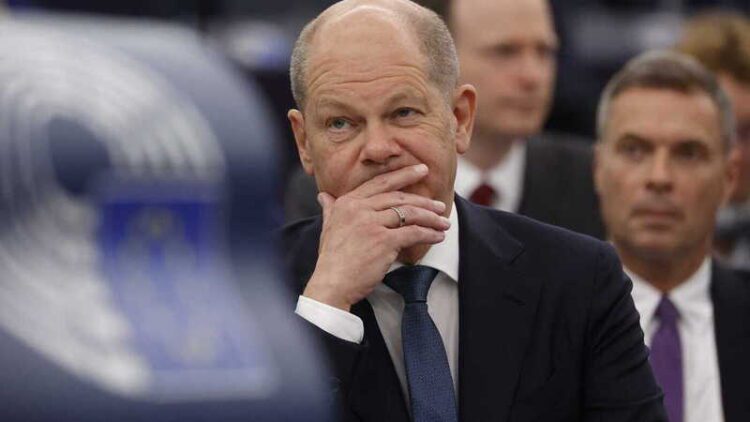 epa10616740 German Chancellor Olaf Scholz during the ‘This is Europe’ debate at the European Parliament in Strasbourg, France, 09 May 2023. The session of the European Parliament runs from 08 till 11 May. EPA/JULIEN WARNAND