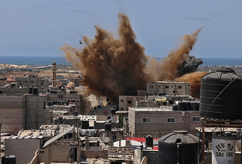 Israel bombardeia Gaza duas horas após cessar-fogo