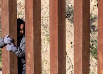 Migrante de 8 anos morre sob custódia dos serviços fronteiriços dos EUA